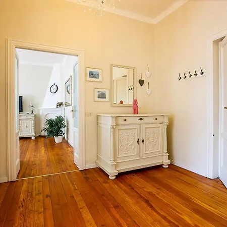 Rachel Trilo Apartamento